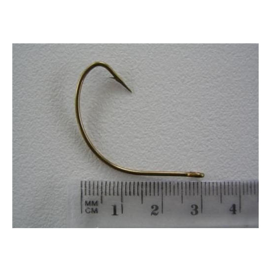 1 Box of Mustad 37140 Bronze Wide Gap Fishing Hooks