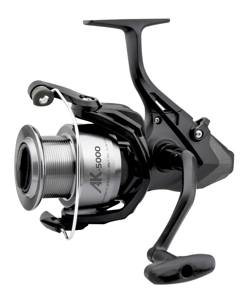 Okuma AK 5000 Baitfeeder Spinning Fishing Reel with Spare